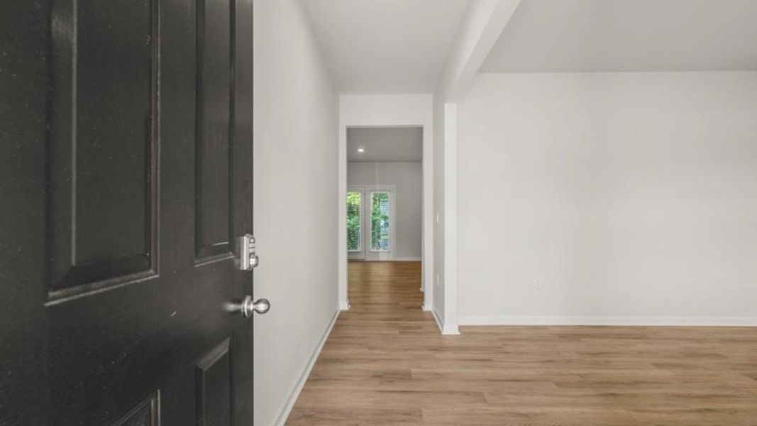 Spacious, unfurnished interior of a new home in Oakleigh Glen, Dallas (Image 29).