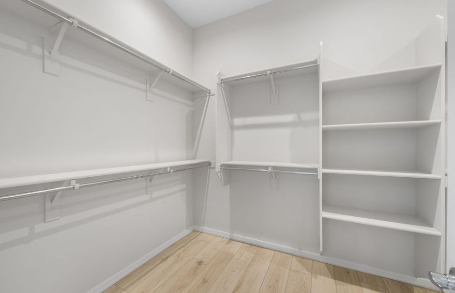 Spacious, unfurnished interior of a new home in Artisan at Asante, Surprise (Image 24).