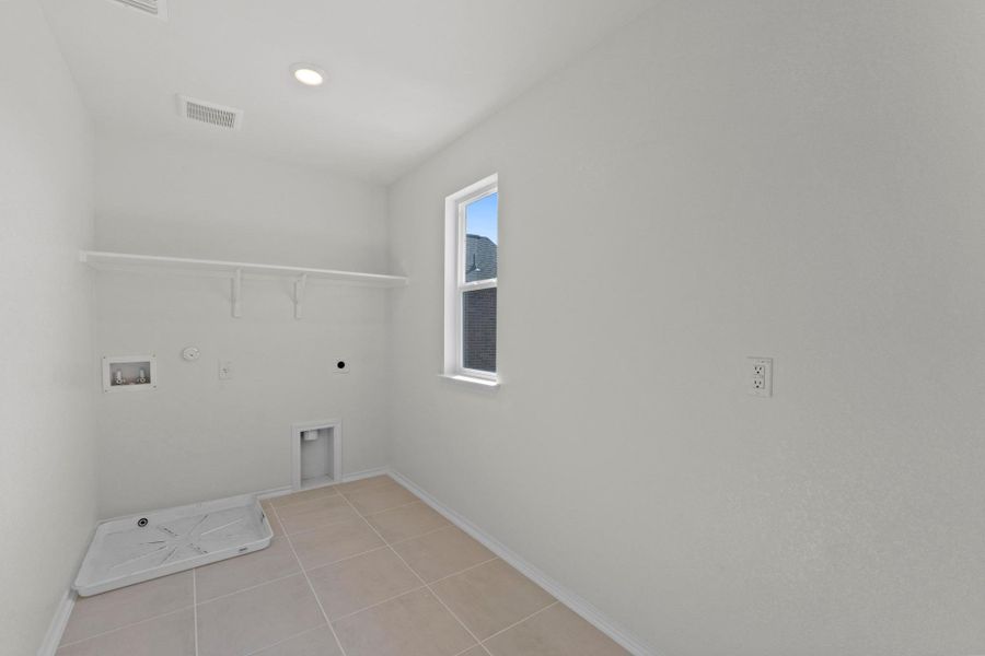 Spacious, unfurnished interior of a new home in Salerno - Heritage Collection, Round Rock (Image 21). Spacious, unfurnished interior of a new home in Salerno - Heritage Collection, Round Rock (Image 21).