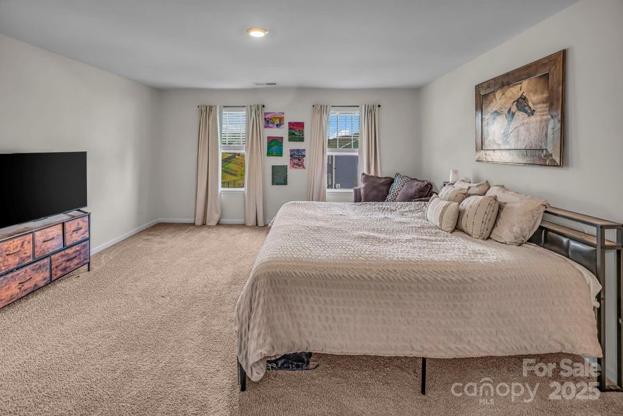 Furnished interior view inside a new home in Calvin Creek, Troutman (Image 9).