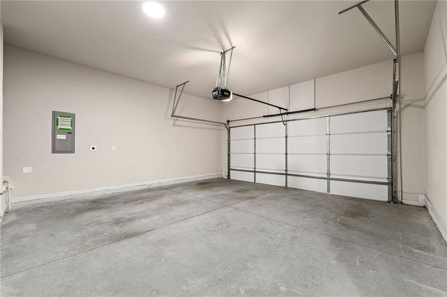 Spacious, unfurnished interior of a new home in , Duluth (Image 19).