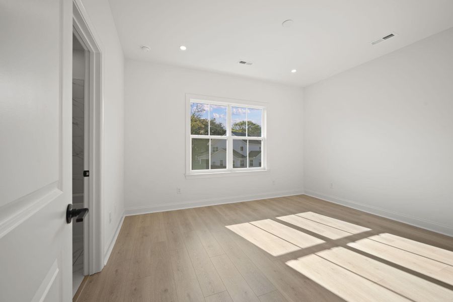 Spacious, unfurnished interior of a new home in , Johns Island (Image 33).