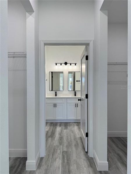 Spacious, unfurnished interior of a new home in , Ocala (Image 19).