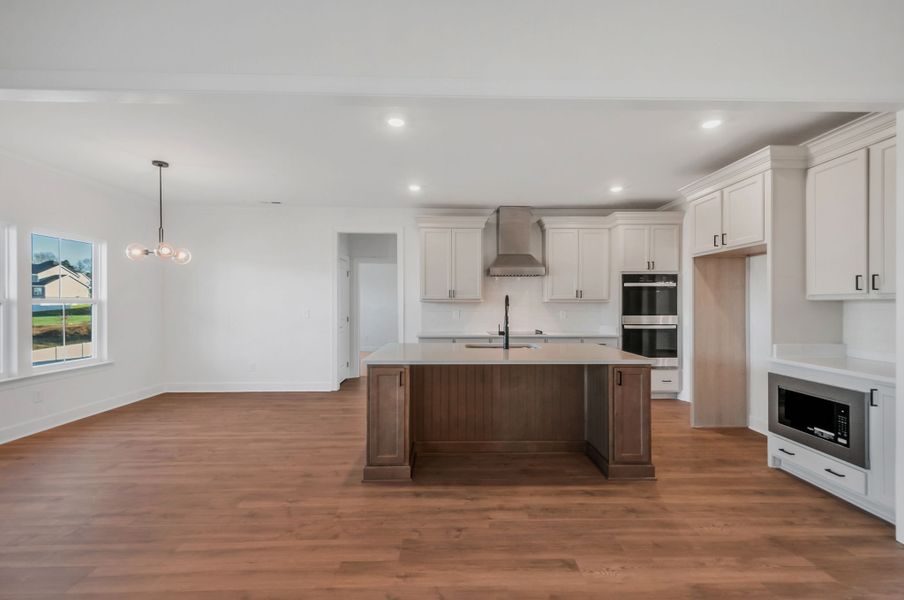 Rutledge III Farmhouse - Kitchen and Breakfast Rutledge III Farmhouse - Kitchen and Breakfast