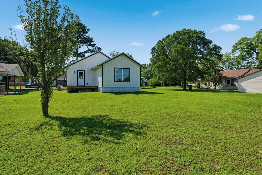 Exterior details and patio area of a home in , Bremond (Image 14).