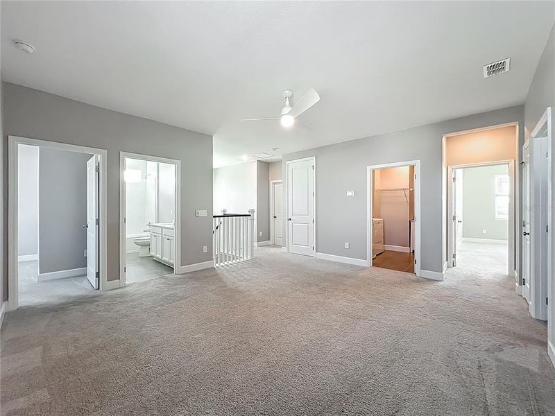 Spacious, unfurnished interior of a new home in , Winter Garden (Image 32).
