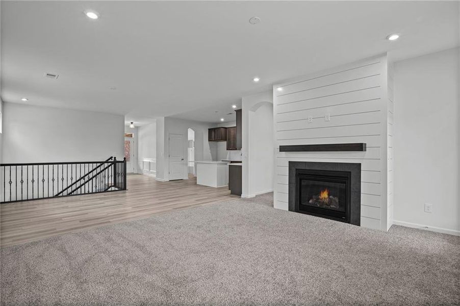 Spacious, unfurnished interior of a new home in Laurel Farms, Dallas (Image 16).