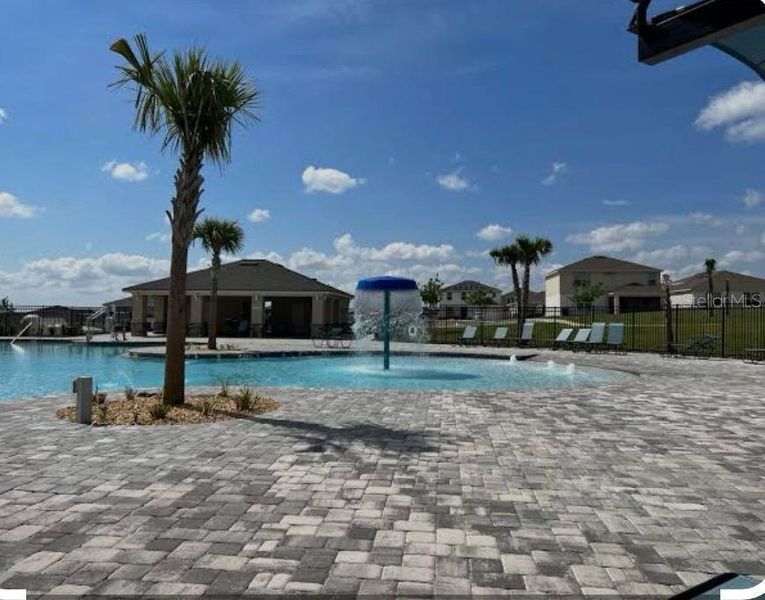 Community amenities in , Davenport (Image 36).