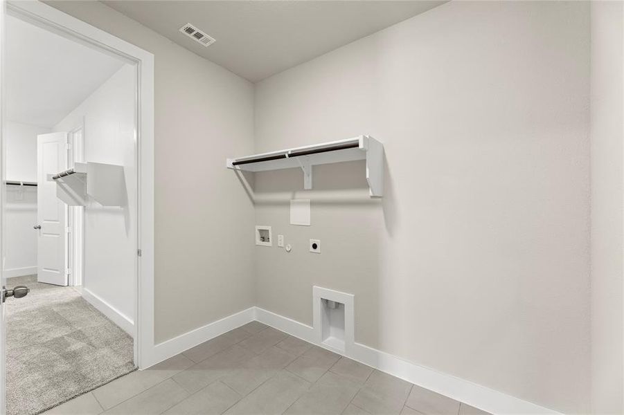 Furnished interior view inside a new home in Inspiration Collection 60 at Painted Tree, McKinney (Image 13). Furnished interior view inside a new home in Inspiration Collection 60 at Painted Tree, McKinney (Image 13).