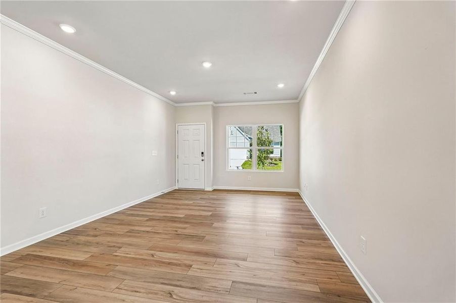Spacious, unfurnished interior of a new home in Villages at Cedar Hill, Dallas (Image 21).
