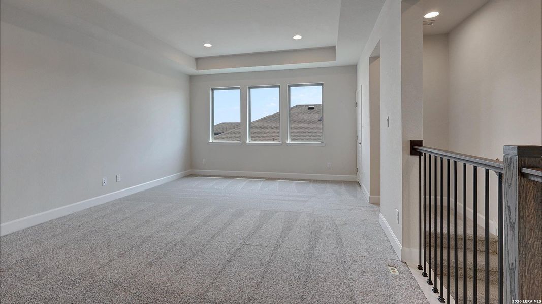 Spacious, unfurnished interior of a new home in Haby Hill, San Antonio (Image 14).