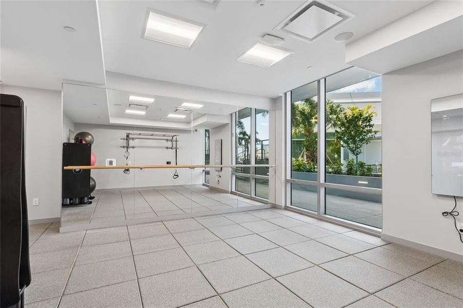 Spacious, unfurnished interior of a new home in , St. Petersburg (Image 53).