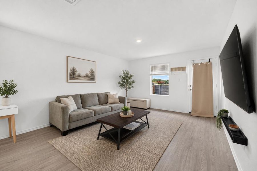 Furnished interior view inside a new home in Elm Creek, Elgin (Image 5).