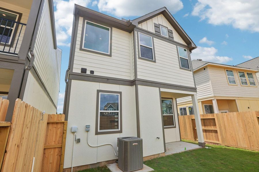 Exterior details and patio area of a home in Sienna 45', Missouri City (Image 29).