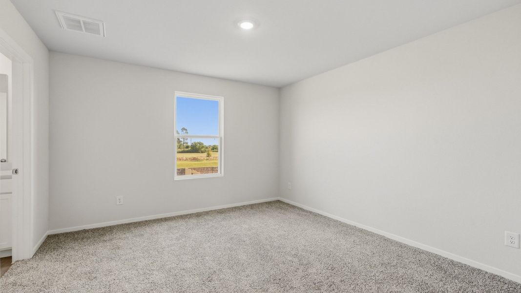 Spacious, unfurnished interior of a new home in Sunterra Lakes, Brookshire (Image 20).
