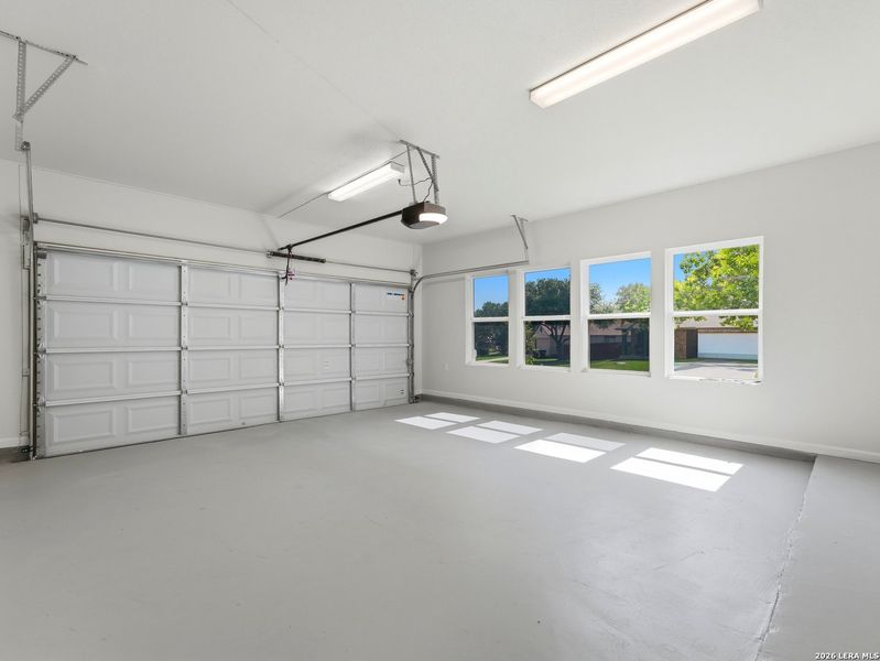 Spacious, unfurnished interior of a new home in , San Antonio (Image 20).