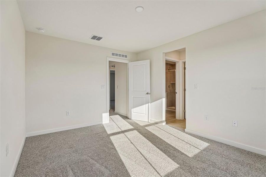 Spacious, unfurnished interior of a new home in Cyrene at Harmony, St. Cloud (Image 20).