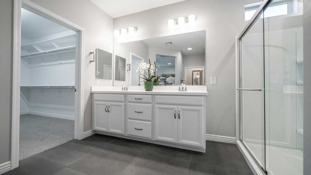 Furnished interior view inside a new home in Allen Ranches, Litchfield Park (Image 16).