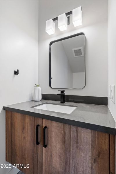 16-Vertical Bathroom