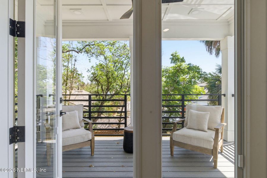 Exterior details and patio area of a home in , Jacksonville Beach (Image 33).