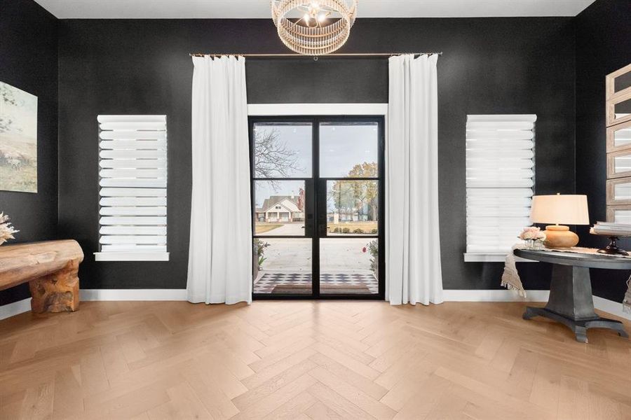 Furnished interior view inside a new home in , Corsicana (Image 3).