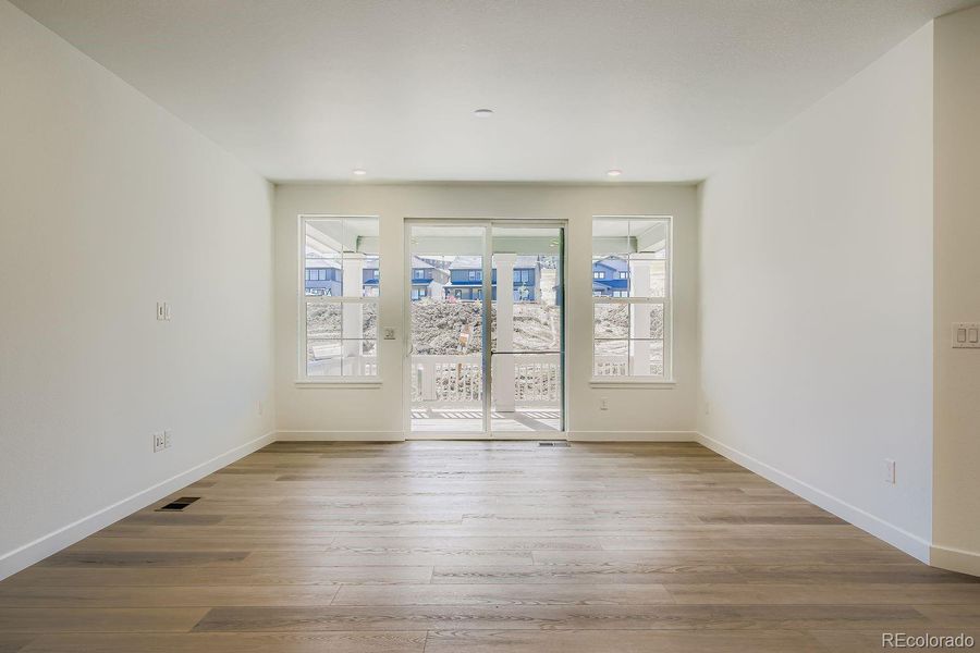 Spacious, unfurnished interior of a new home in Ken-Caryl Ranch: The Monarch Collection, Littleton (Image 10).