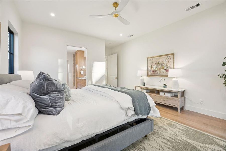 Furnished interior view inside a new home in , Dallas (Image 16).