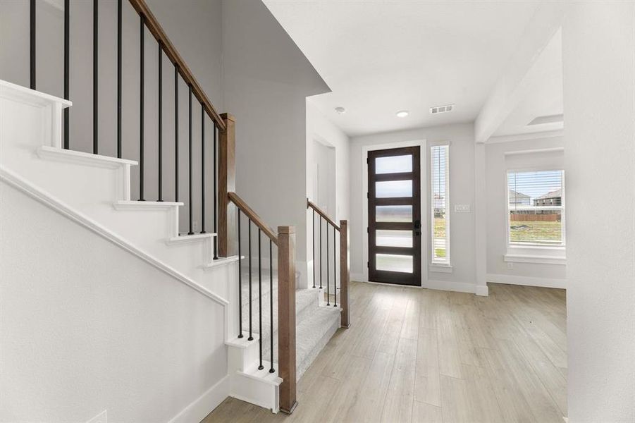 Spacious, unfurnished interior of a new home in Villages of Creekwood, Frisco (Image 19).