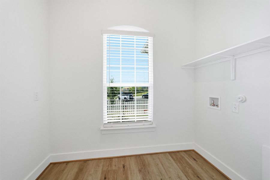 Spacious, unfurnished interior of a new home in Sunfield, Buda (Image 38). Spacious, unfurnished interior of a new home in Sunfield, Buda (Image 38).
