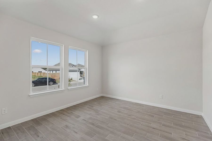 Spacious, unfurnished interior of a new home in Butler Farms, Liberty Hill (Image 16).