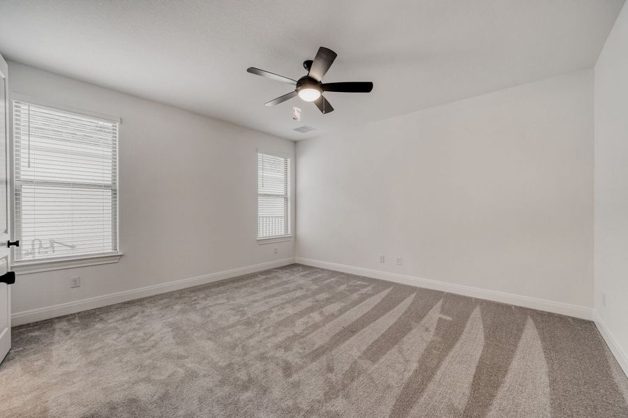Spacious, unfurnished interior of a new home in The Porch at Du Pre, Buda (Image 14).