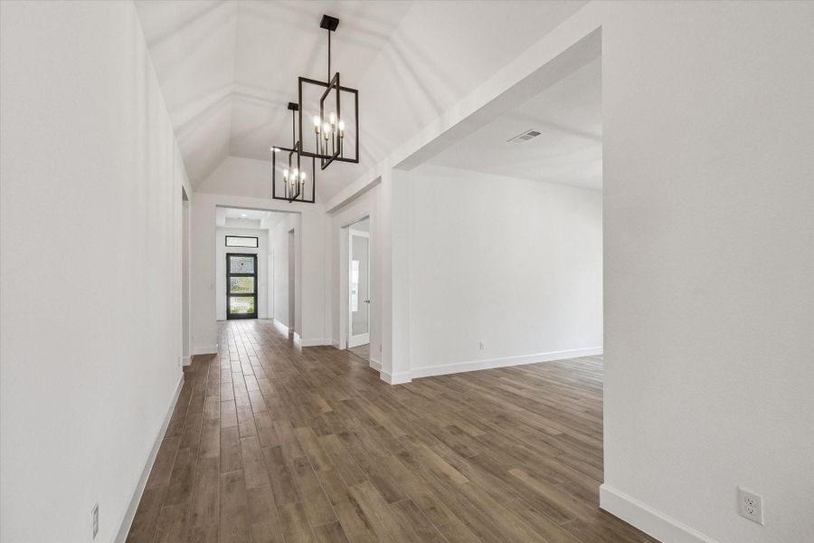 Spacious, unfurnished interior of a new home in Artavia, Conroe (Image 11).