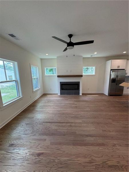 Spacious, unfurnished interior of a new home in , Scottdale (Image 11).