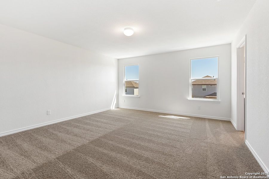 Spacious, unfurnished interior of a new home in Knox Ridge, Converse (Image 8).