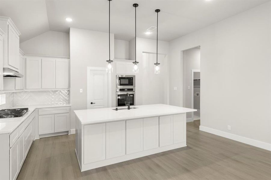 10. 1027 Gracious - Kitchen (3)