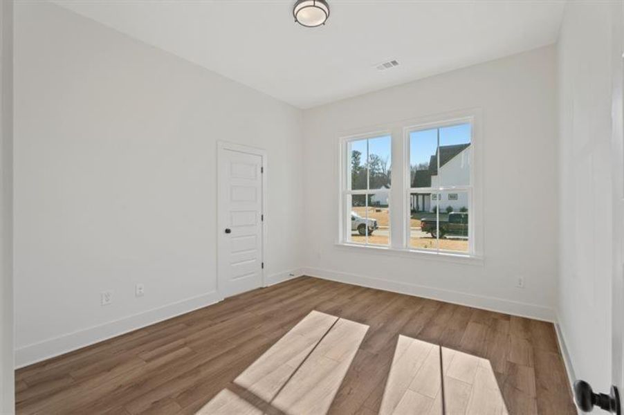 Spacious, unfurnished interior of a new home in , Gainesville (Image 24).