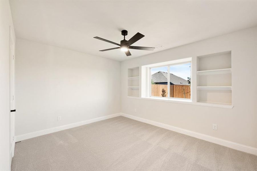 Spacious, unfurnished interior of a new home in The Retreat at North Grove 60, Waxahachie (Image 15).