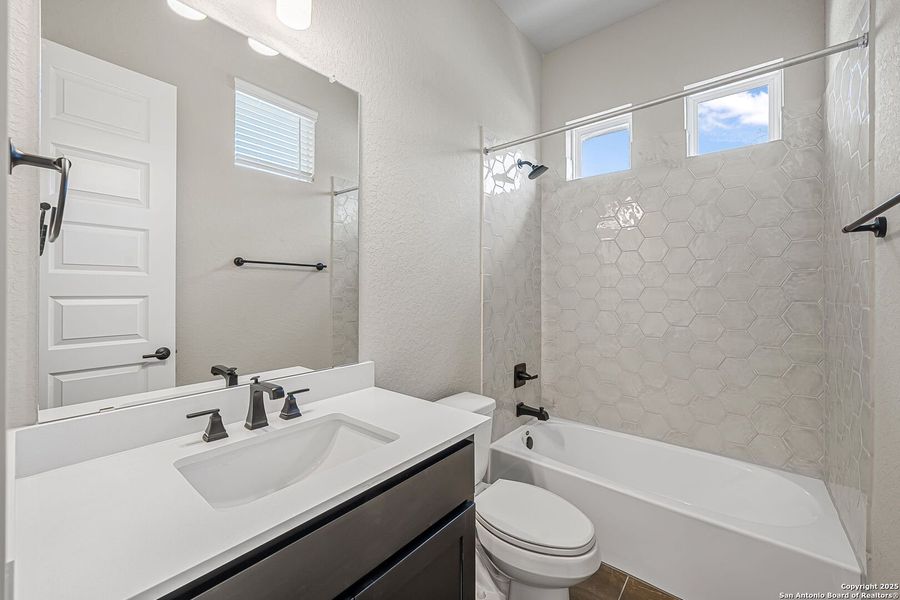 Furnished interior view inside a new home in Arbors at Fair Oaks, Fair Oaks Ranch (Image 8). Furnished interior view inside a new home in Arbors at Fair Oaks, Fair Oaks Ranch (Image 8).