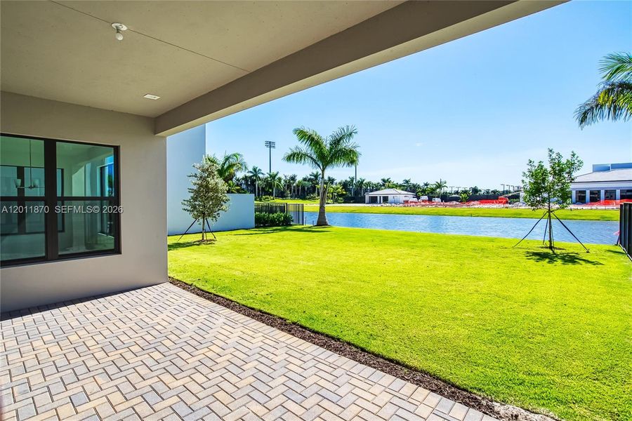 Exterior details and patio area of a home in , Boca Raton (Image 4).