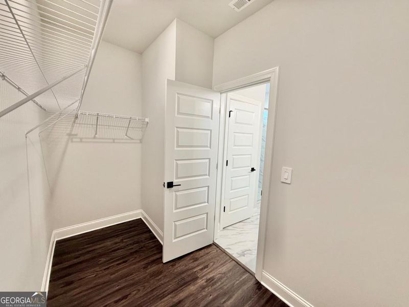 Spacious, unfurnished interior of a new home in Harley Farms South, Bonaire (Image 9). Spacious, unfurnished interior of a new home in Harley Farms South, Bonaire (Image 9).