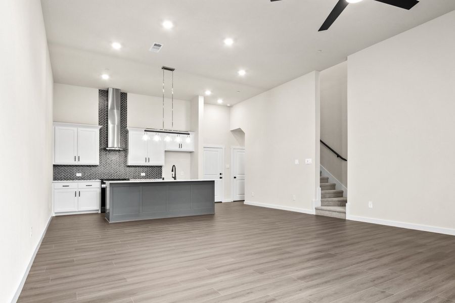 Image 25 of a home in Cottonwood Creek.