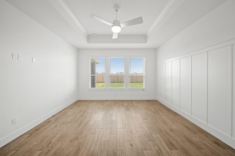 Spacious primary suite (*Photo not of actual home and used for illustration purposes only.)