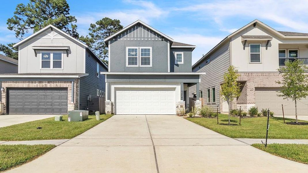 Modern two-story home in a Aldine Pines neighborhood. Modern two-story home in a Aldine Pines neighborhood.