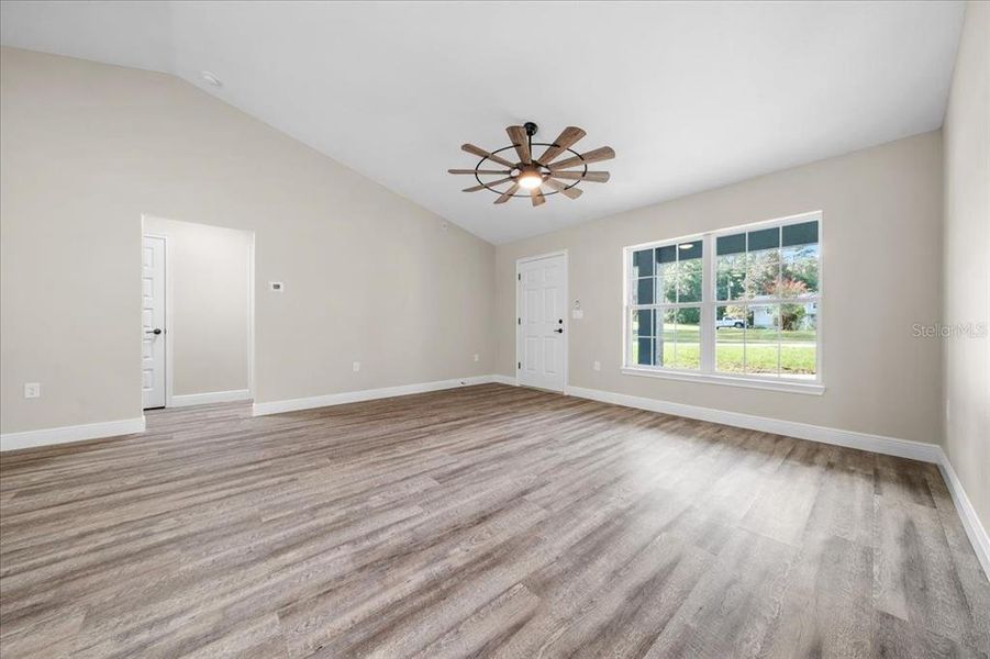 Spacious, unfurnished interior of a new home in , Dunnellon (Image 15).