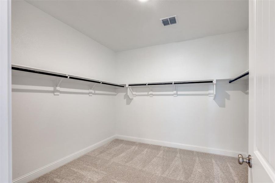 Spacious, unfurnished interior of a new home in Sierra Vista at Kelly Ranch, Aledo (Image 19).