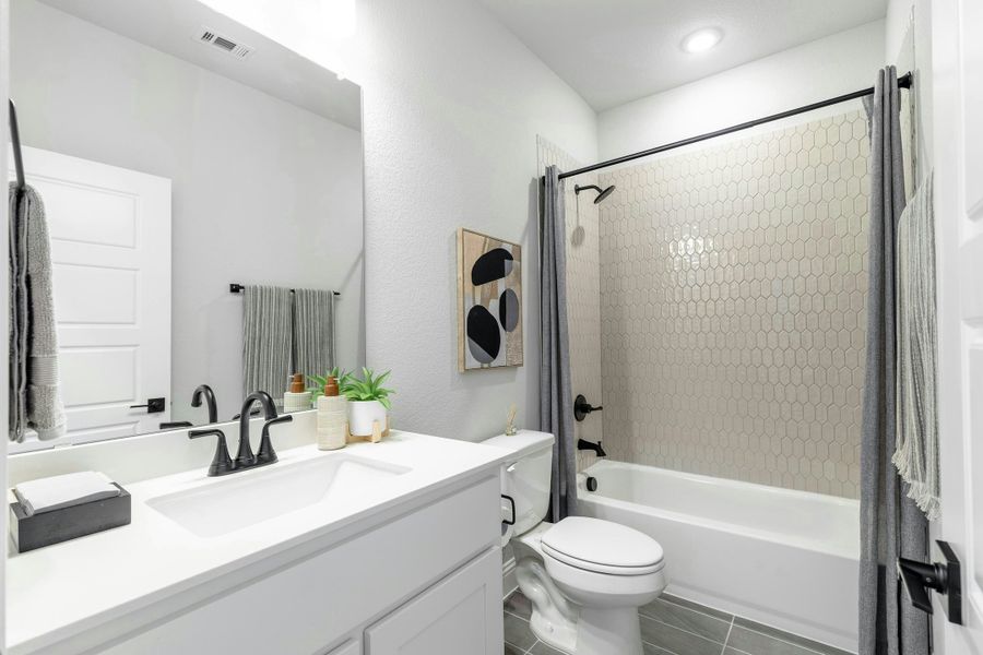 Furnished interior view inside a new home in Kentsdale Farms, DeSoto (Image 19).