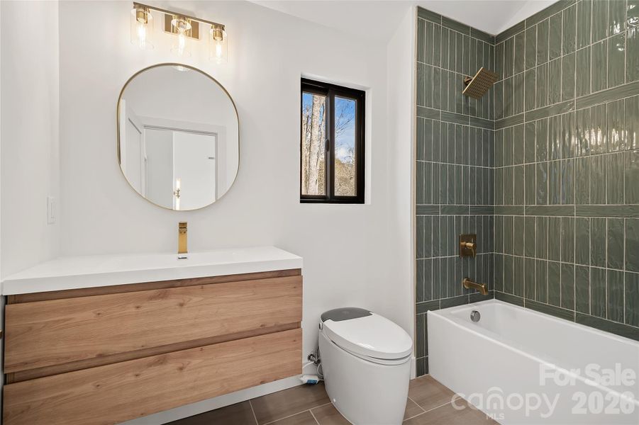 Guest Bath on the Upper Level