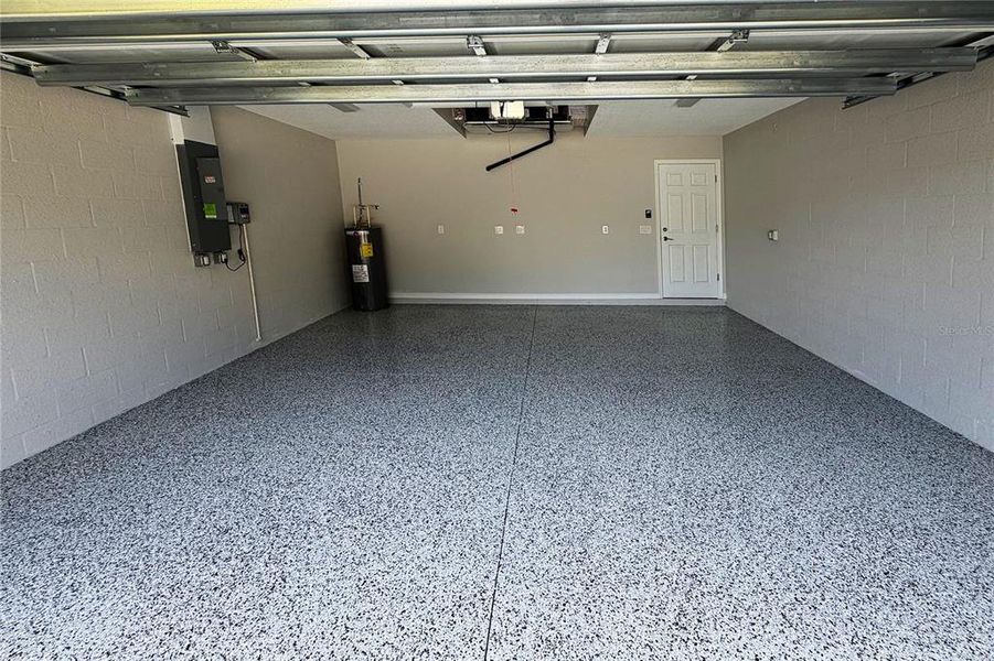 Spacious, unfurnished interior of a new home in , North Port (Image 21).