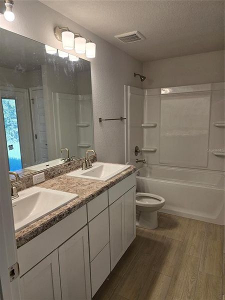 Furnished interior view inside a new home in Sugarmill Woods, Homosassa (Image 4).