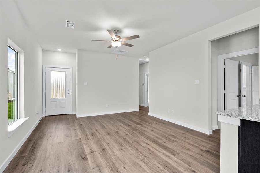 Spacious, unfurnished interior of a new home in Sherman Heights, Sherman (Image 6). Spacious, unfurnished interior of a new home in Sherman Heights, Sherman (Image 6).